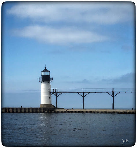 Lighthouse (0136)